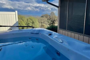 Deer Suite HOT TUB GAME ROOM SLEEPS 2